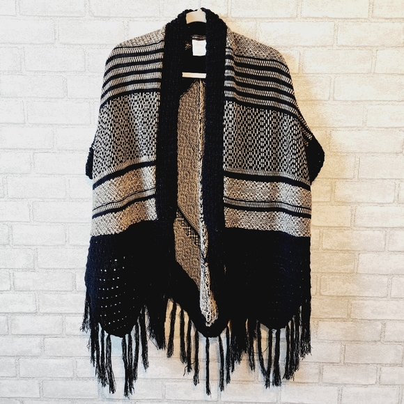 BCBG MaxAzria Knit Poncho - Picture 1 of 9